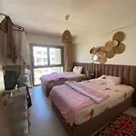 شقه بالدور الاول بالتجمع الاول