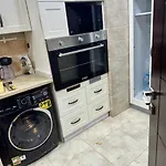 شقه بالدور الاول بالتجمع الاول